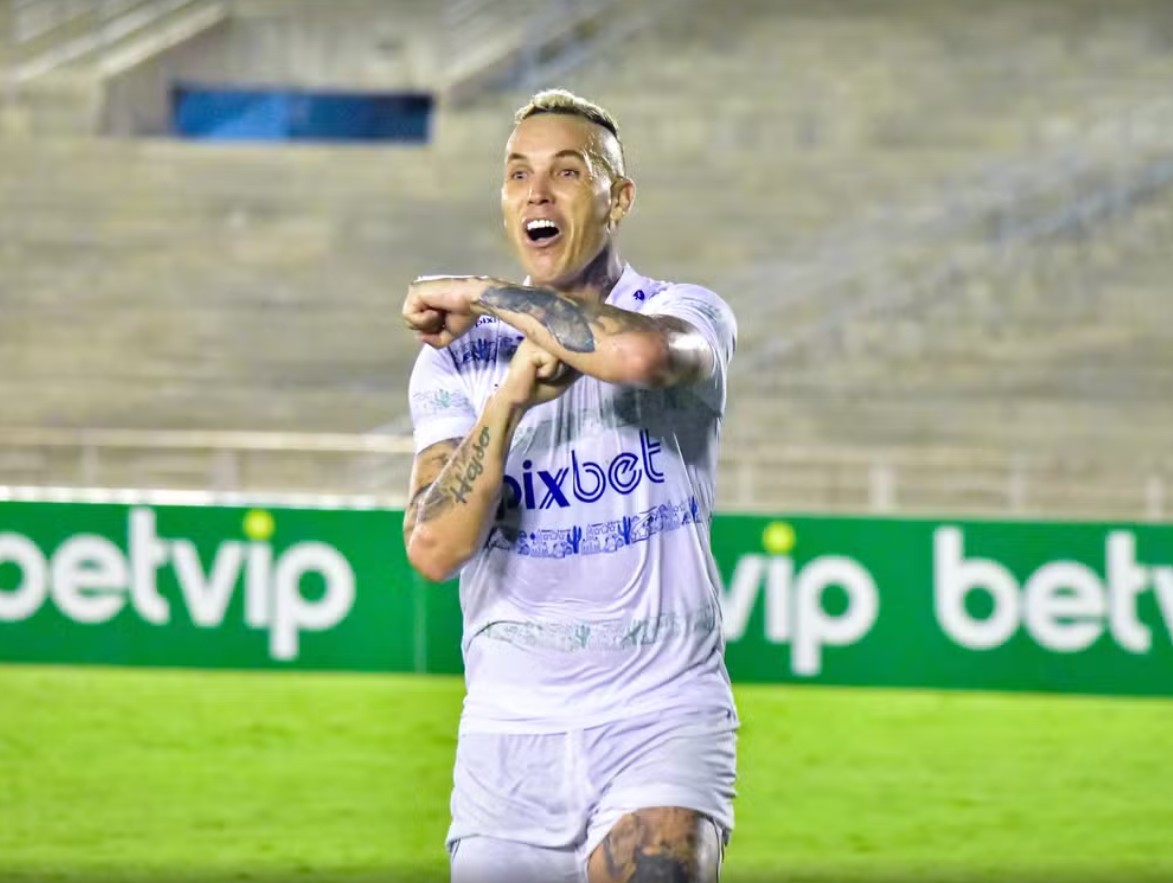 Toscano recorda gol contra o Treze e minimiza disputa no ataque do Serra Branca com Diego Ceará